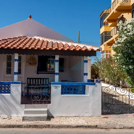 Blife Faro Beach Hostel & Rooms-3